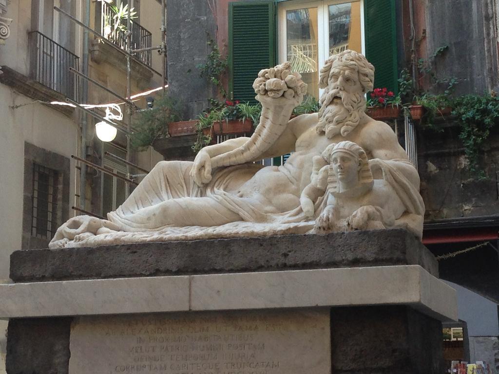 Trimarchi House Daire Napoli Dış mekan fotoğraf